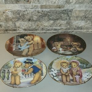 The Franklin Mint Heirloom Recommendation Decorative Bear Collector Plates Set 4